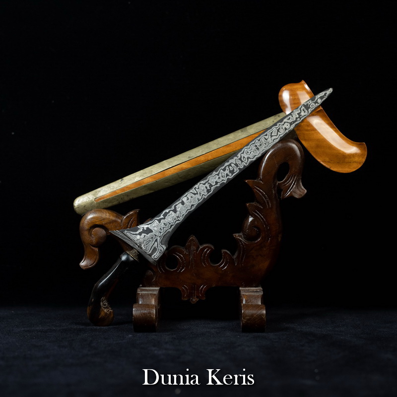 Keris Lurus Pamor Walang Sinuduk Padjajaran Spuh