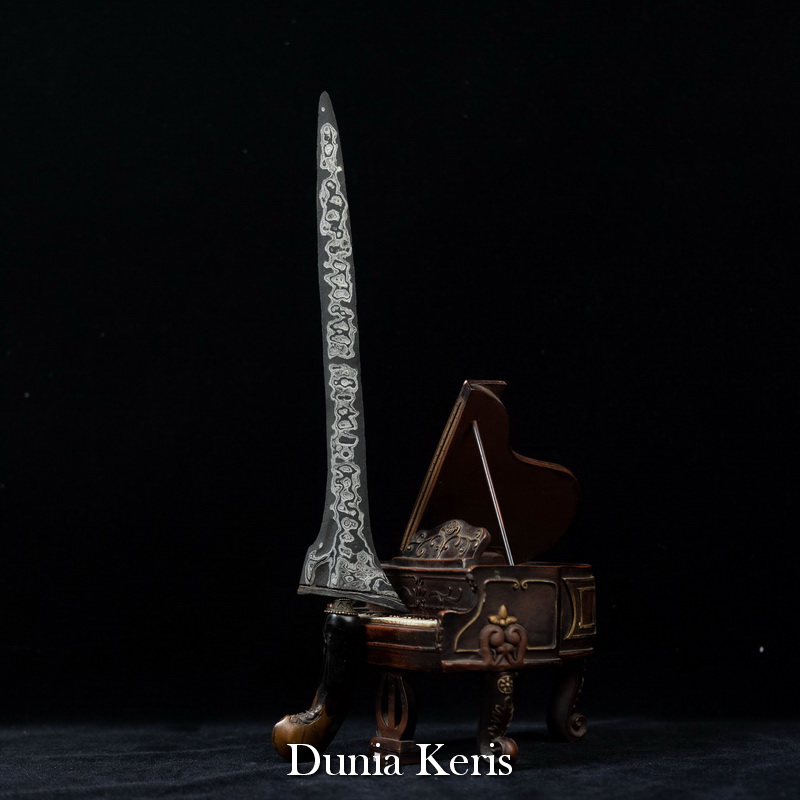 Keris Lurus Pamor Walang Sinuduk Padjajaran Spuh